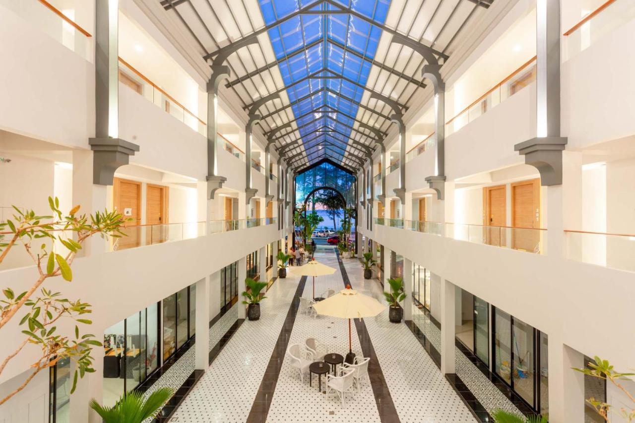 Anona Beachfront Phuket Resort-Sha Extra Plus Patong Dış mekan fotoğraf