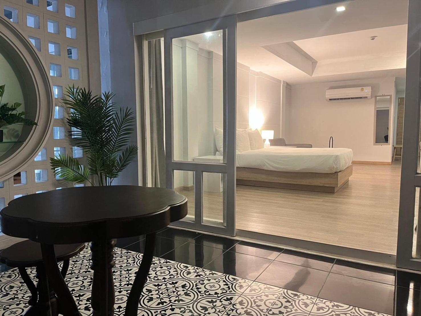 Anona Beachfront Phuket Resort-Sha Extra Plus Patong Dış mekan fotoğraf