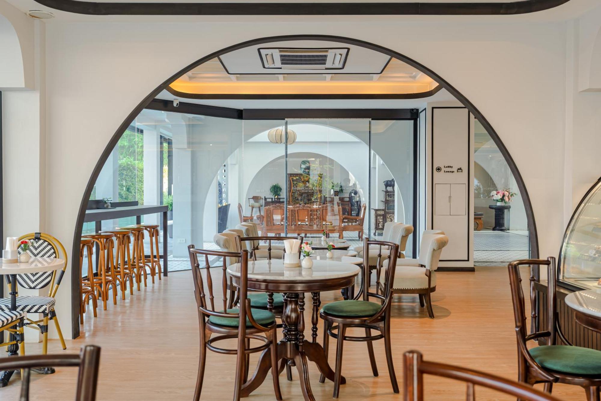 Anona Beachfront Phuket Resort-Sha Extra Plus Patong Dış mekan fotoğraf